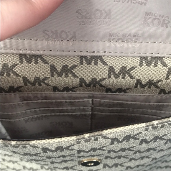 Michael Kors Bag - Picture 2 of 6